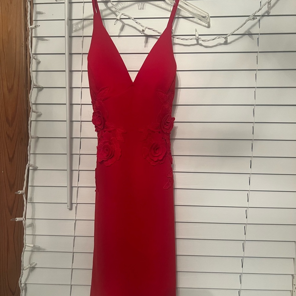 Windsor Red Sheath Cocktail Dress V-neck Sleeveless